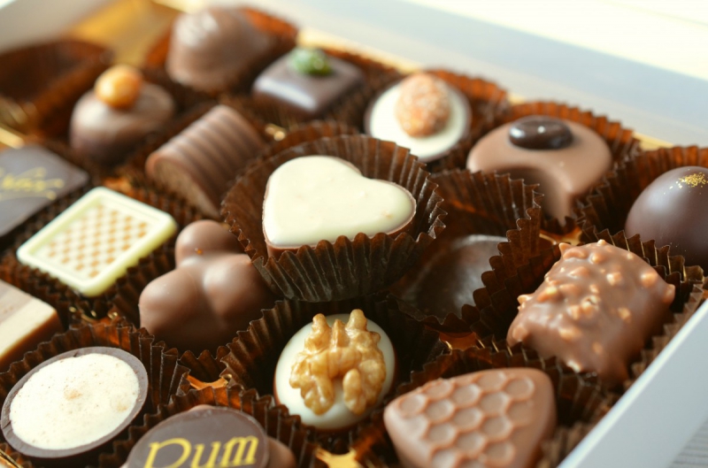 confiserie-COTIGNAC-min_chocolates_food_candy_calories_nibble_chocolate_heart-782043